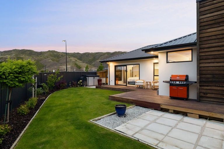 Photo of property in 16 Travertine Street, Cromwell, 9310