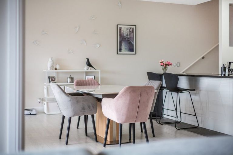 Photo of property in 10 Madeira Close, Whitby, Porirua, 5024