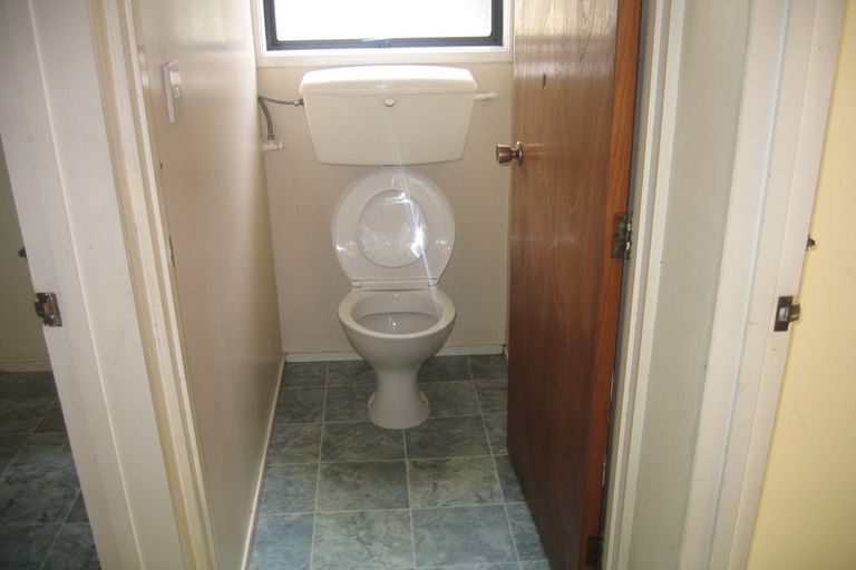 Photo of property in 21 Wattle Street, New Lynn, Auckland, 0600