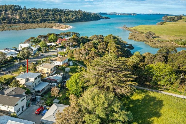Photo of property in 16 Okura River Road, Okura, Albany, 0792