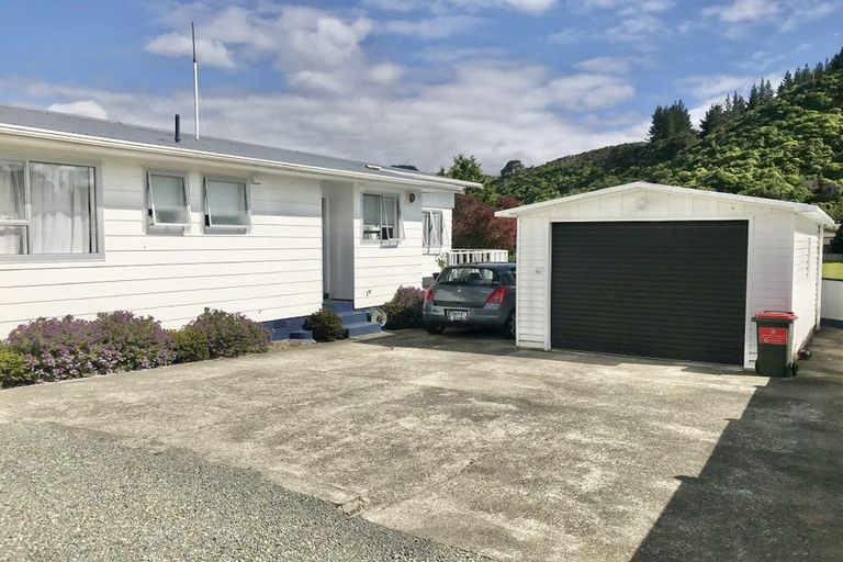 Photo of property in 71f2/ Gemstone Drive, Birchville, Upper Hutt, 5018