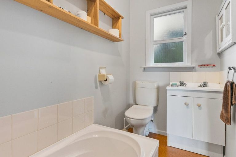 Photo of property in 27 Clunie Avenue, Raumati South, Paraparaumu, 5032