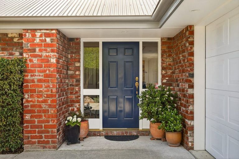 Photo of property in 8 Avon Gate, Russley, Christchurch, 8042