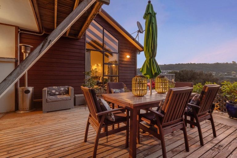 Photo of property in 72 Leeward Drive, Whitby, Porirua, 5024