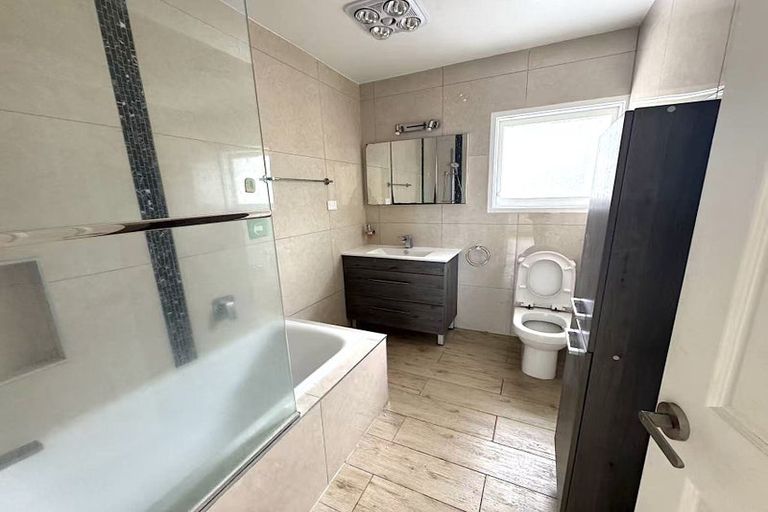Photo of property in 5 Olena Avenue, Sunnyhills, Auckland, 2010