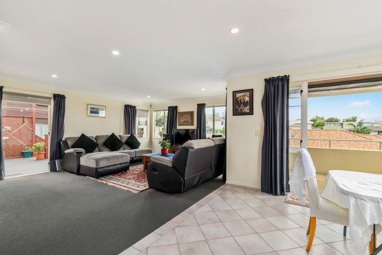 Photo of property in 153a Colwill Road, Massey, Auckland, 0614