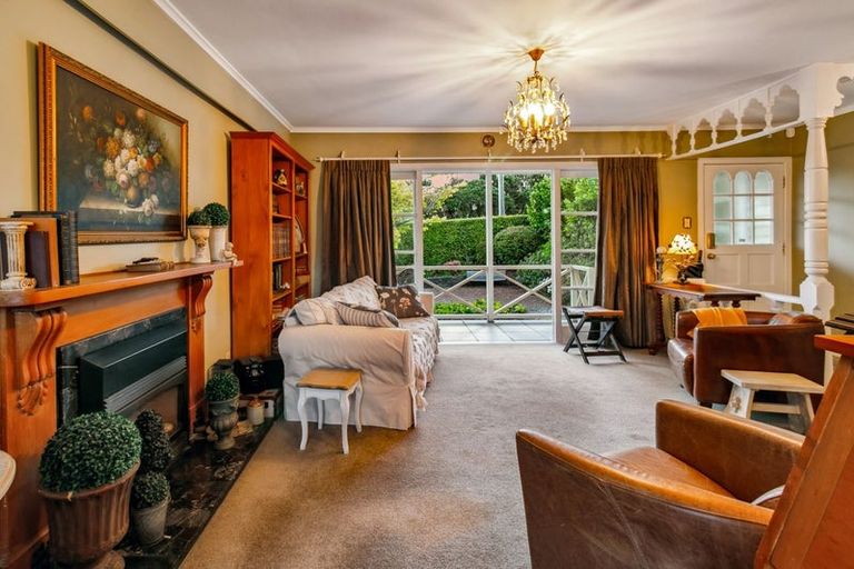 Photo of property in 63 Forrest Hill Road, Milford, Auckland, 0620