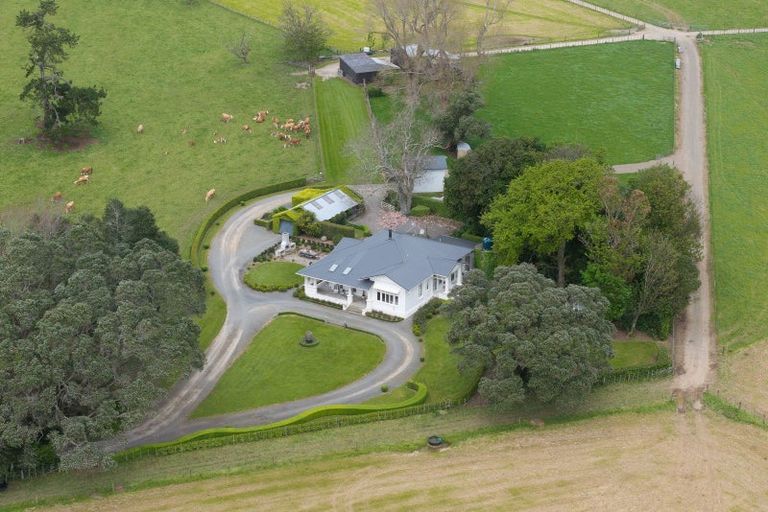 Photo of property in 132 South Manakau Road, Manakau, Otaki, 5583