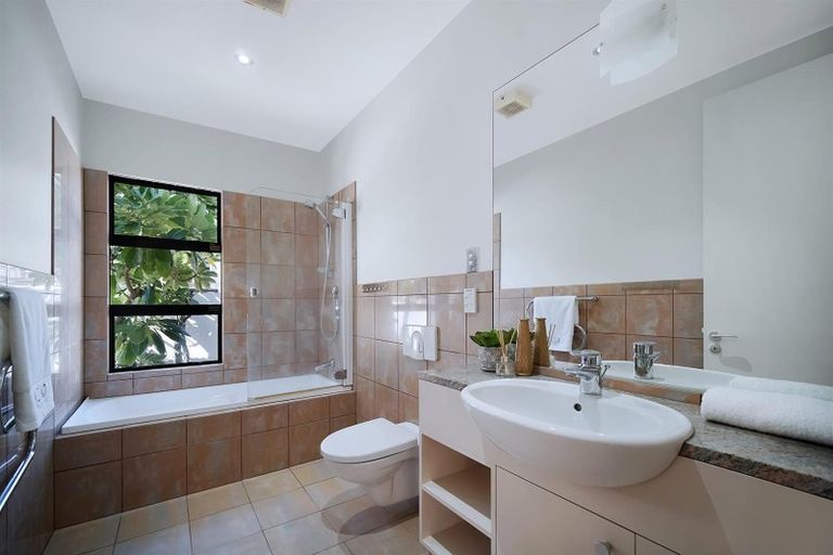 Photo of property in 12 Quedley Court, Eastern Beach, Auckland, 2012