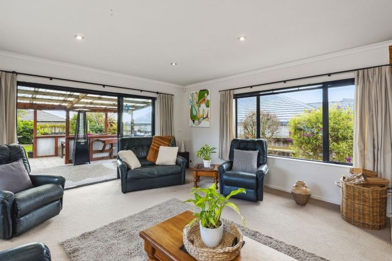 Photo of property in 5 Lambert Way, Paraparaumu, 5032