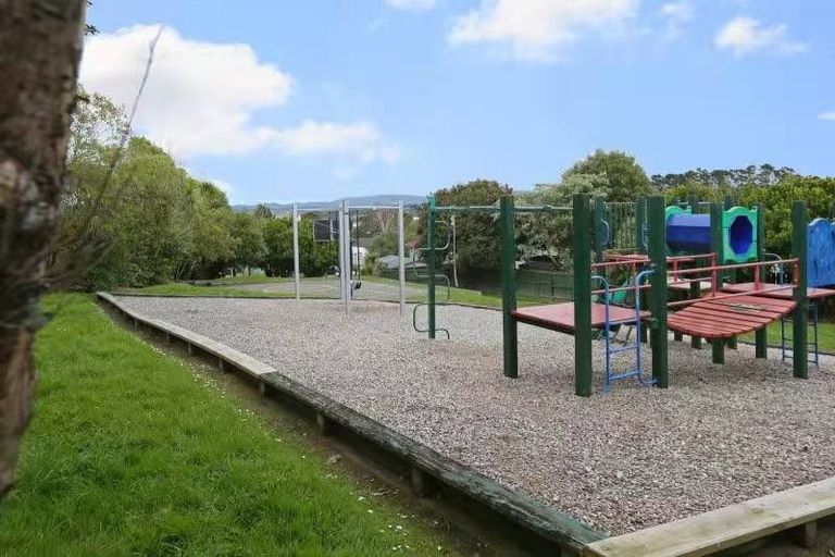 Photo of property in 20 Rehia Road, Massey, Auckland, 0614