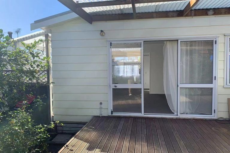 Photo of property in 2/12 De Thiery Place, Pakuranga Heights, Auckland, 2010