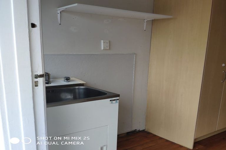 Photo of property in 73 Kervil Avenue, Te Atatu Peninsula, Auckland, 0610