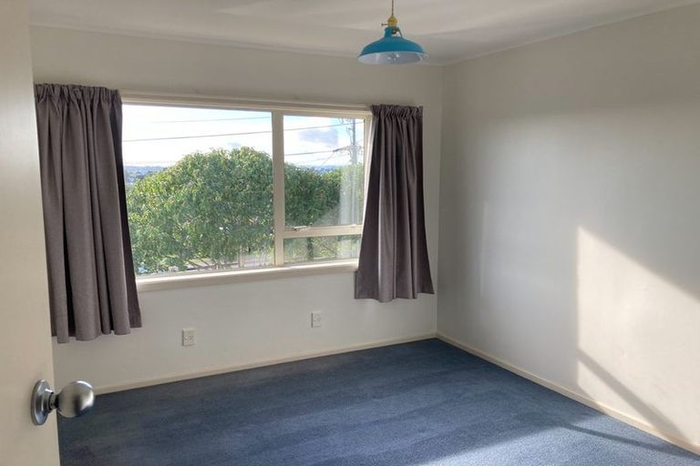 Photo of property in 1/23 Weldene Avenue, Glenfield, Auckland, 0629