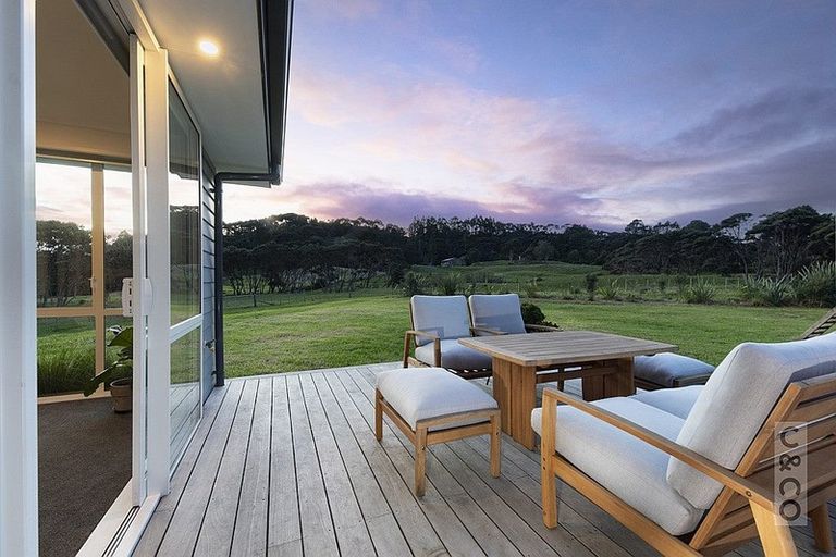 Photo of property in 1293 Old North Road, Helensville, 0875