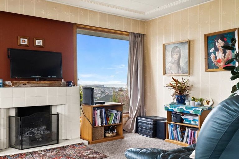 Photo of property in 15 Middleton Road, Kew, Dunedin, 9012