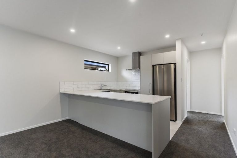 Photo of property in 41 Kingdale Road, Henderson, Auckland, 0610