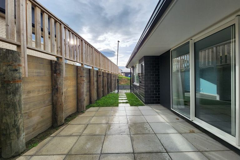 Photo of property in 12 Topsail Way, Whitby, Porirua, 5024