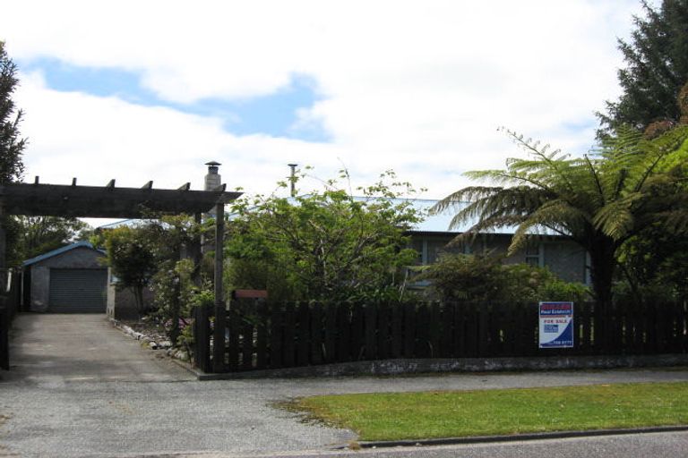 Photo of property in 107 Peel Street, Westport, 7825