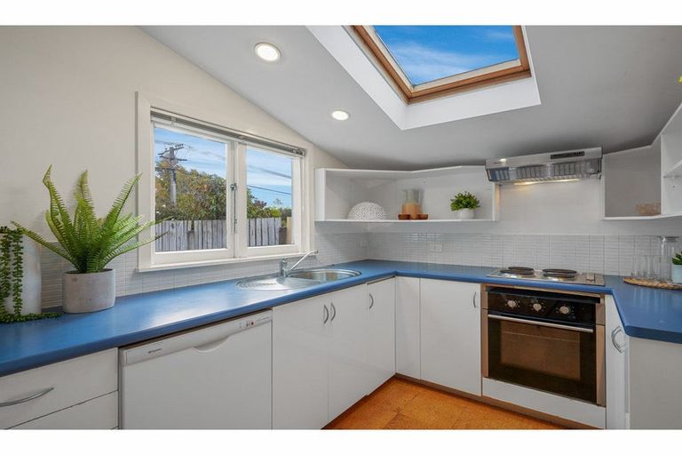 Photo of property in 23 Gresford Street, Edgeware, Christchurch, 8013