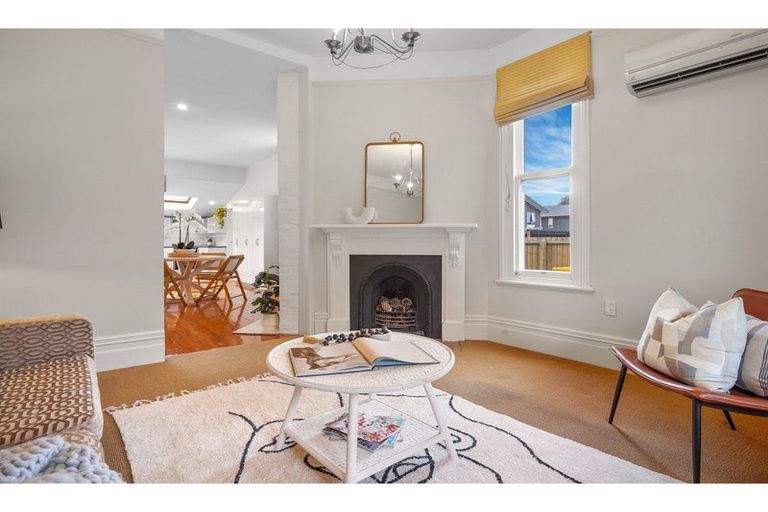 Photo of property in 23 Gresford Street, Edgeware, Christchurch, 8013