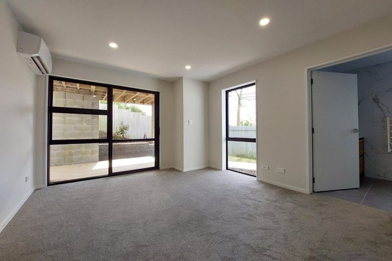 Photo of property in 8b Nandana Drive, Glen Eden, Auckland, 0602