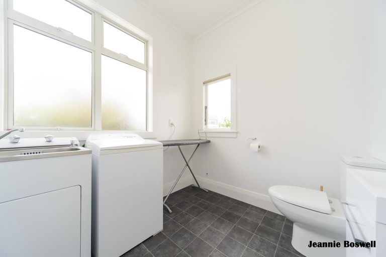 Photo of property in 3 Vivian Street, Palmerston North, 4414