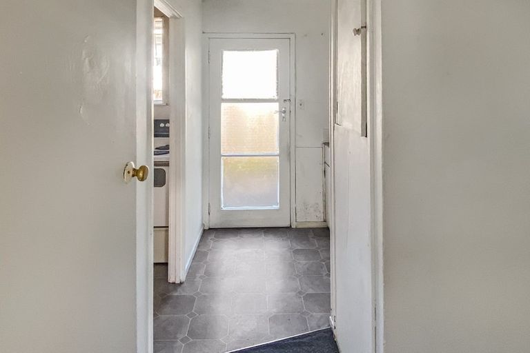 Photo of property in 1/76 Portage Road, New Lynn, Auckland, 0600