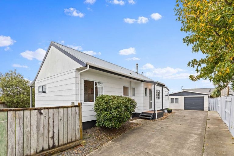 Photo of property in 8 Mercury Street, Milson, Palmerston North, 4414