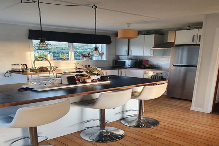 Photo of property in 253 Frankley Road, Frankleigh Park, New Plymouth, 4310
