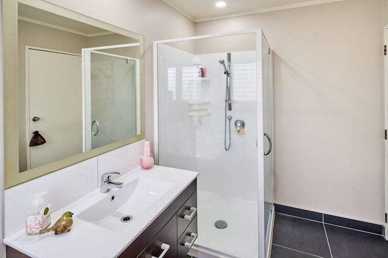 Photo of property in 31a Puriri Road, Waikanae, 5036