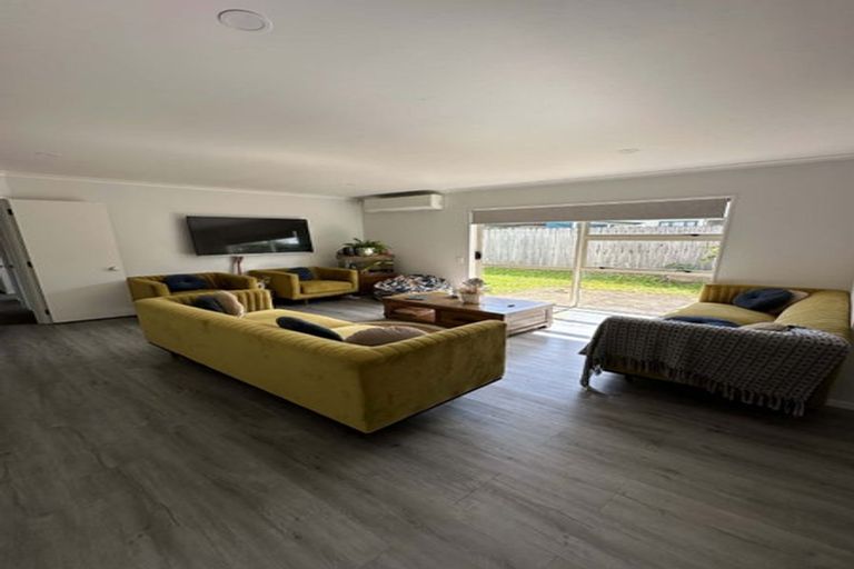 Photo of property in 3 Montilla Place, Manurewa, Auckland, 2102