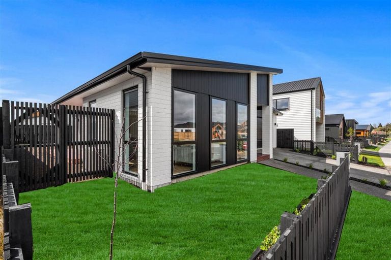 Photo of property in 18 Halley Drive, Chartwell, 3210