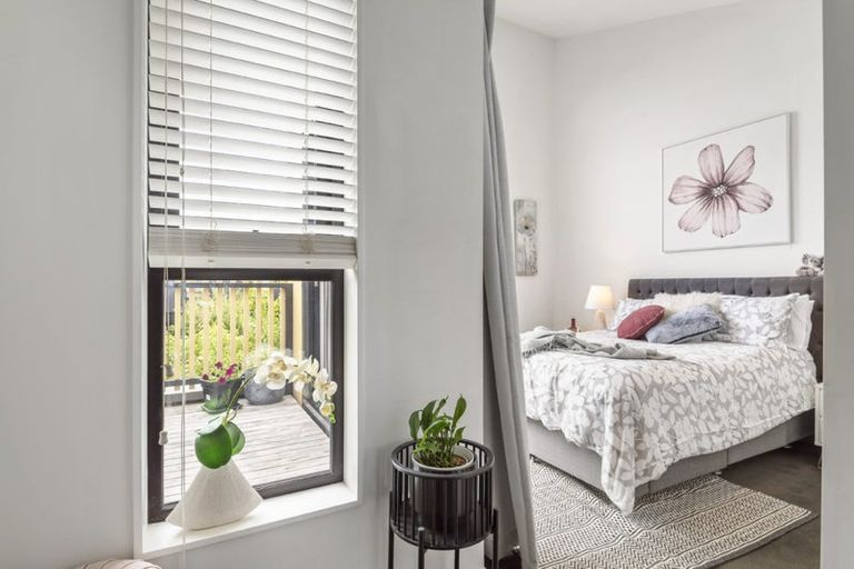 Photo of property in 16 Hastings Street, Hobsonville, Auckland, 0616