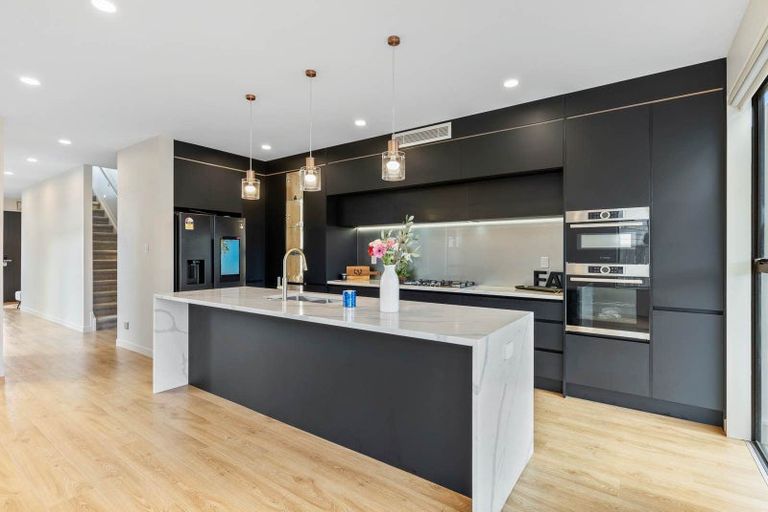 Photo of property in 8 Fjord Way, Karaka, Papakura, 2113