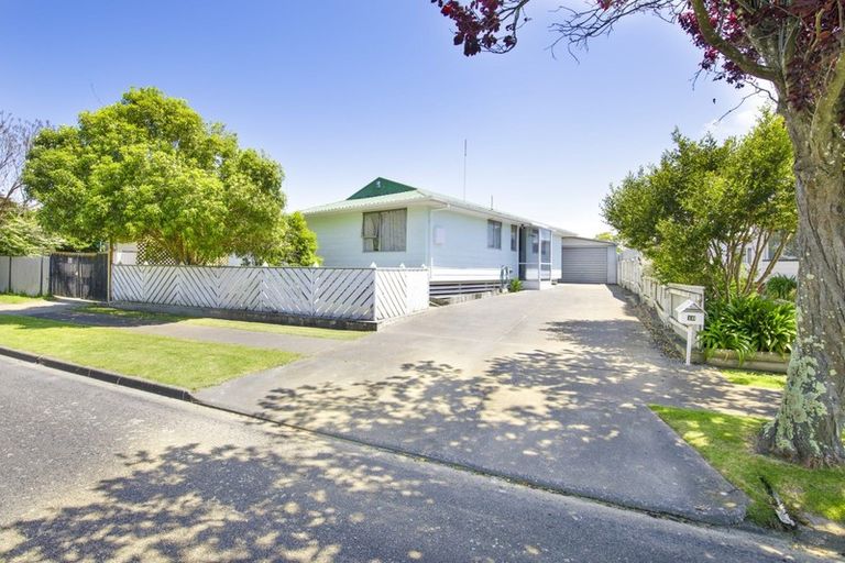 Photo of property in 2 Perry Crescent, Greenmeadows, Napier, 4112
