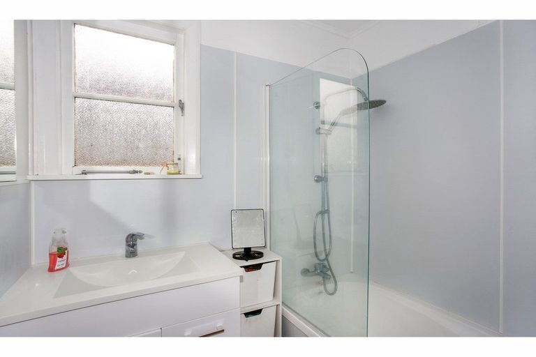 Photo of property in 43 Takanini Road, Takanini, 2112