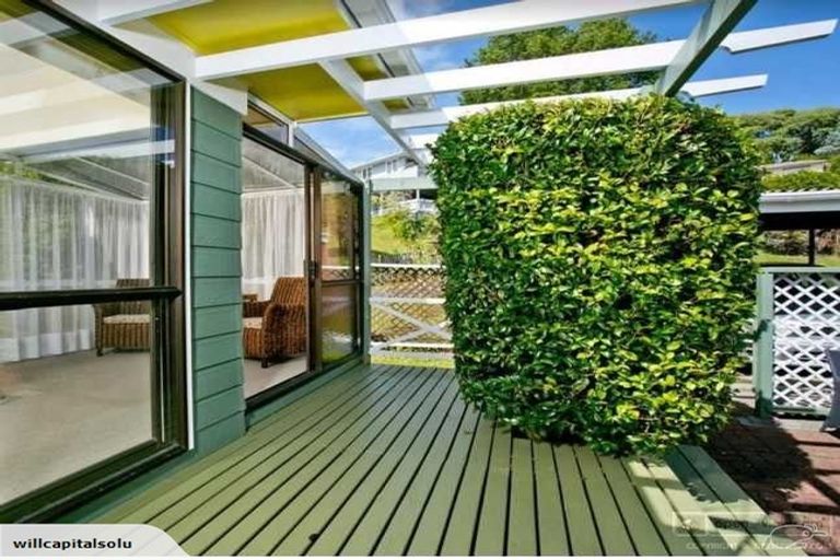 Photo of property in 1/53 Ayton Drive, Totara Vale, Auckland, 0629