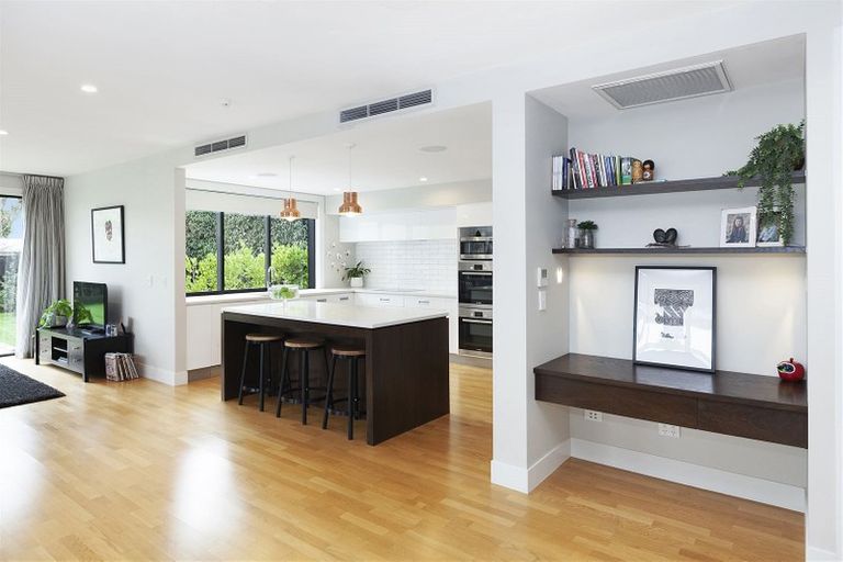 Photo of property in 28 Devonport Lane, St Albans, Christchurch, 8014