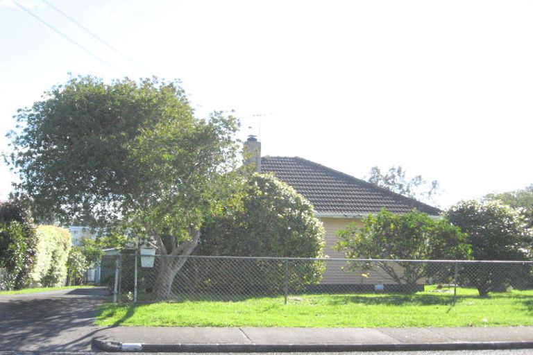 Photo of property in 16 Hamill Road, Otara, Auckland, 2023
