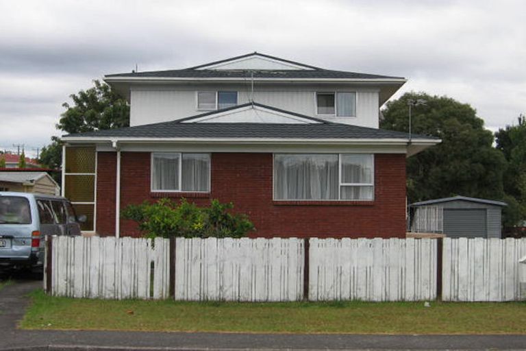 Photo of property in 65 Butterworth Drive, Glendene, Auckland, 0602