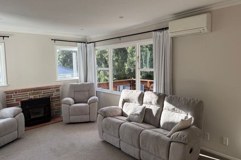 Photo of property in 60 Chester Road, Tawa, Wellington, 5028