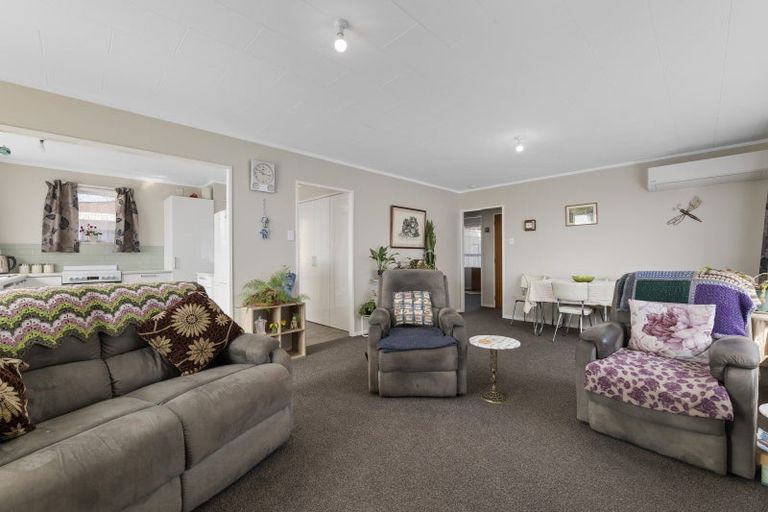 Photo of property in 17a Hamlet Street, Stratford, 4332