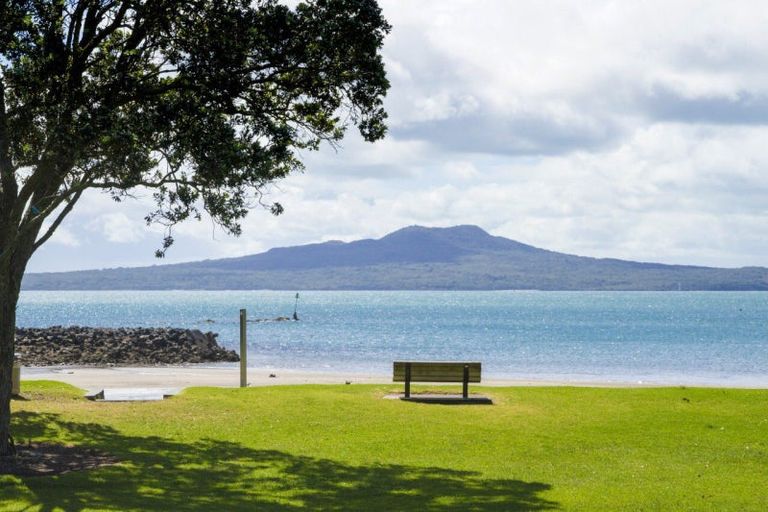 Photo of property in 205 Beach Road, Campbells Bay, Auckland, 0630