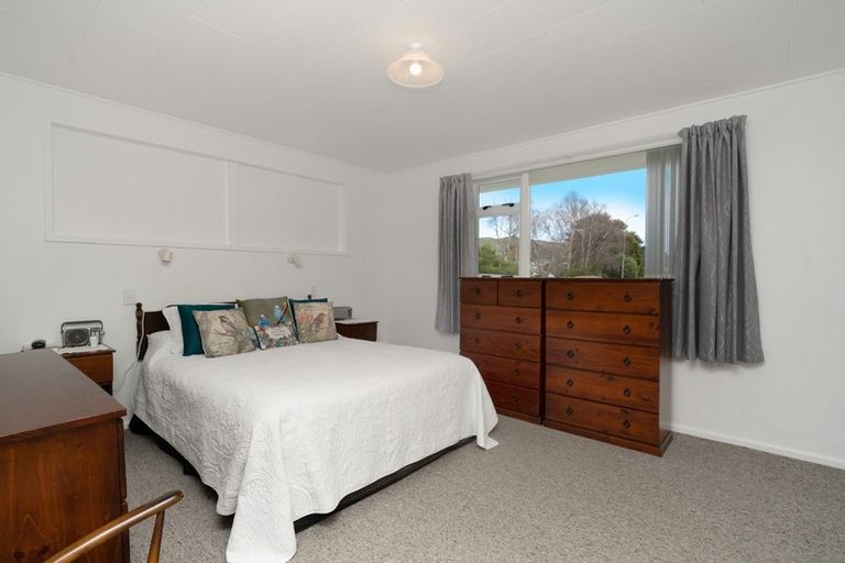 Photo of property in 9 Lesley Grove, Waikanae, 5036