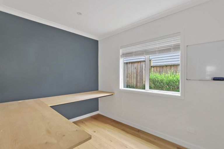 Photo of property in 26c Stottholm Road, Titirangi, Auckland, 0604