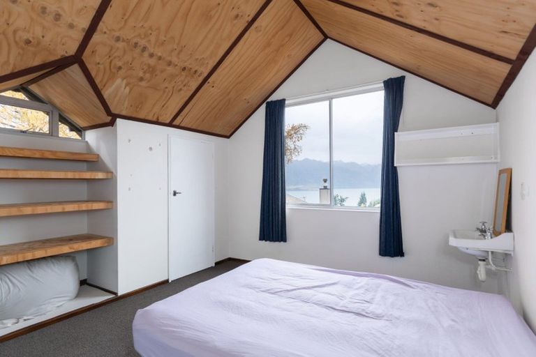 Photo of property in 18 Lochy Road, Fernhill, Queenstown, 9300