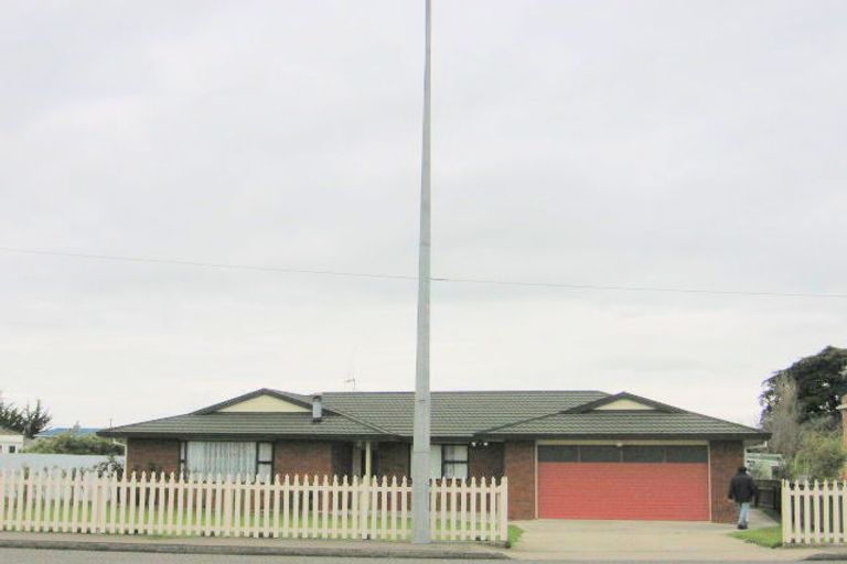 Photo of property in 5 Johnston Street, Foxton, 4814