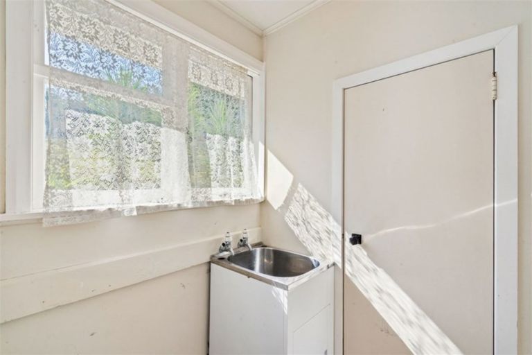 Photo of property in 37 Ogle Crescent, Te Kamo, Whangarei, 0112