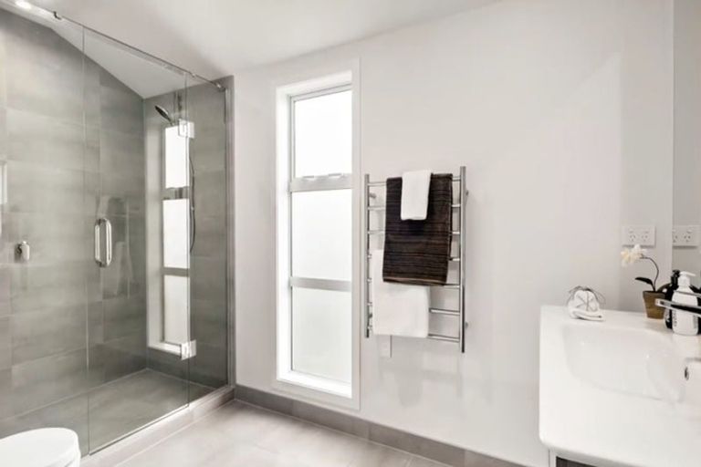 Photo of property in 26b Stottholm Road, Titirangi, Auckland, 0604